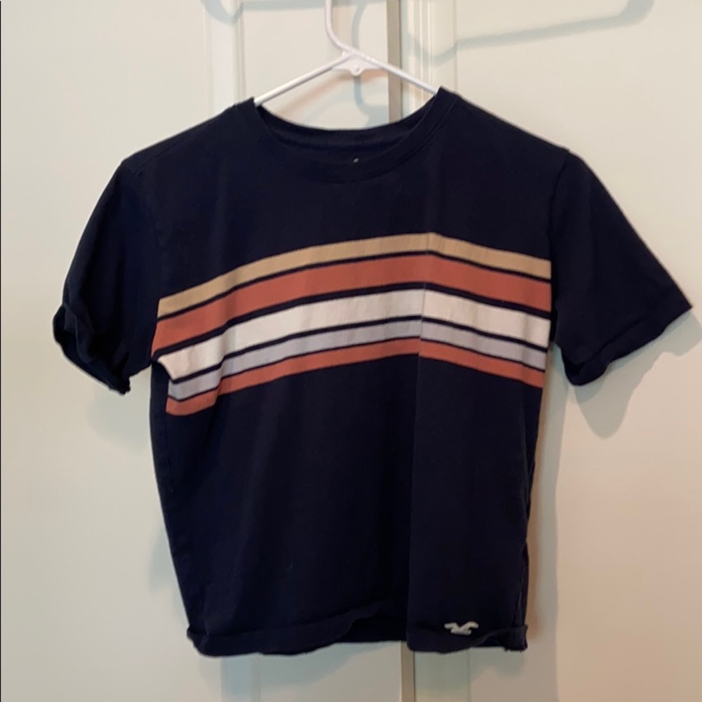 navy cropped hollister tshirt
